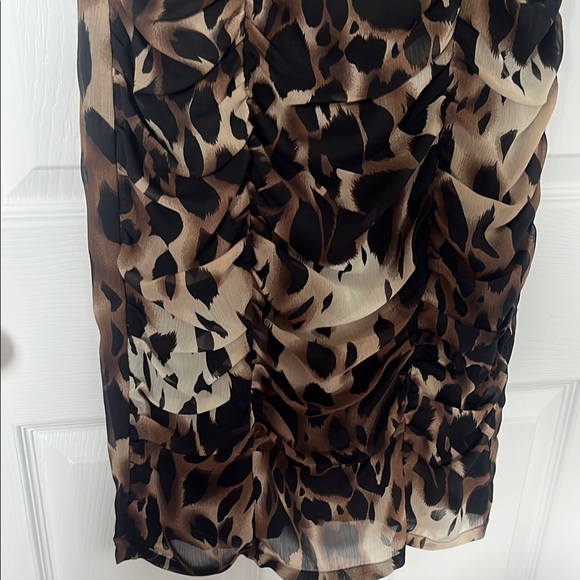 Leopard Print Sleeveless Dress - Picture 4 of 9